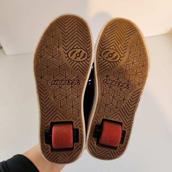 Heelys Black Pro 20 Boys Shoes Wheels Skater Youth Size 2 Wheel Sneakers - Picture 9 of 10